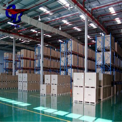 Transfert de marchandises par camion des fournisseurs vers les ports/entrepôts