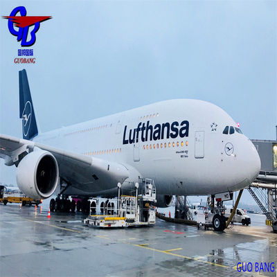 Services d'aéronautique internationale Services de messagerie rapide et de courrier depuis le Sri Lanka pour le commerce international