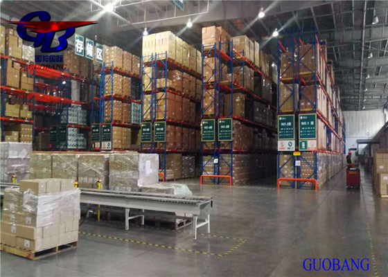 Service de stockage personnalisé et personnalisable pour la consolidation des marchandises